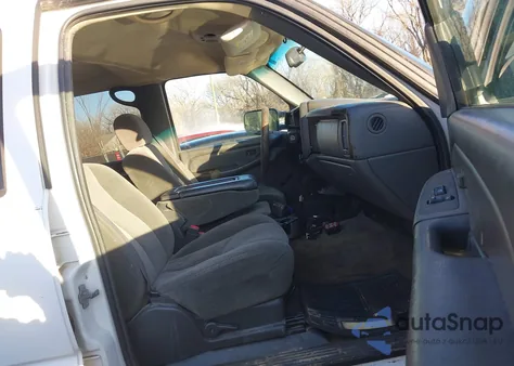 2004 Chevrolet Silverado 2500Hd Ls z USA, uszkodzony, nr VIN 1GCHK23114F173039